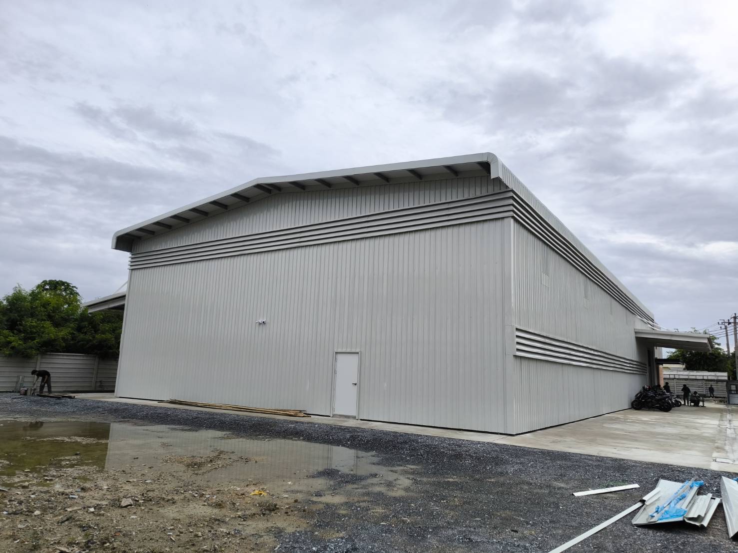 มุมมองด้านข้างอาคาร PEB