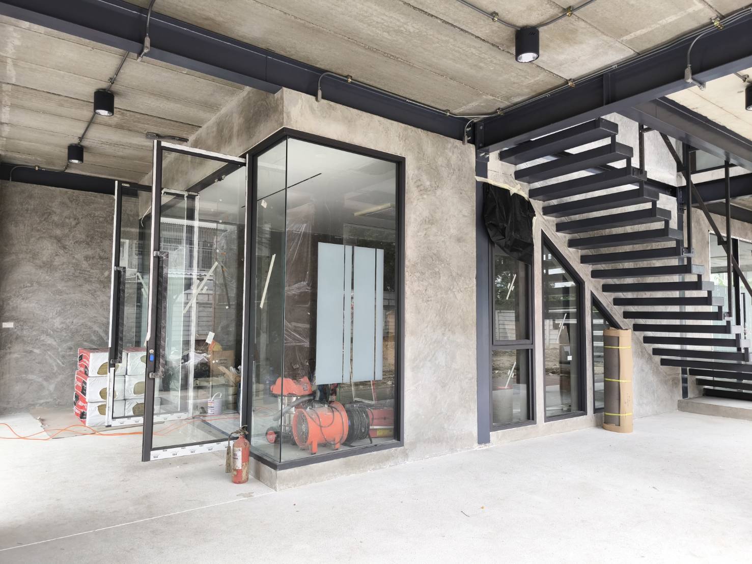 ภาพระหว่างก่อสร้างโครงสร้างเหล็ก