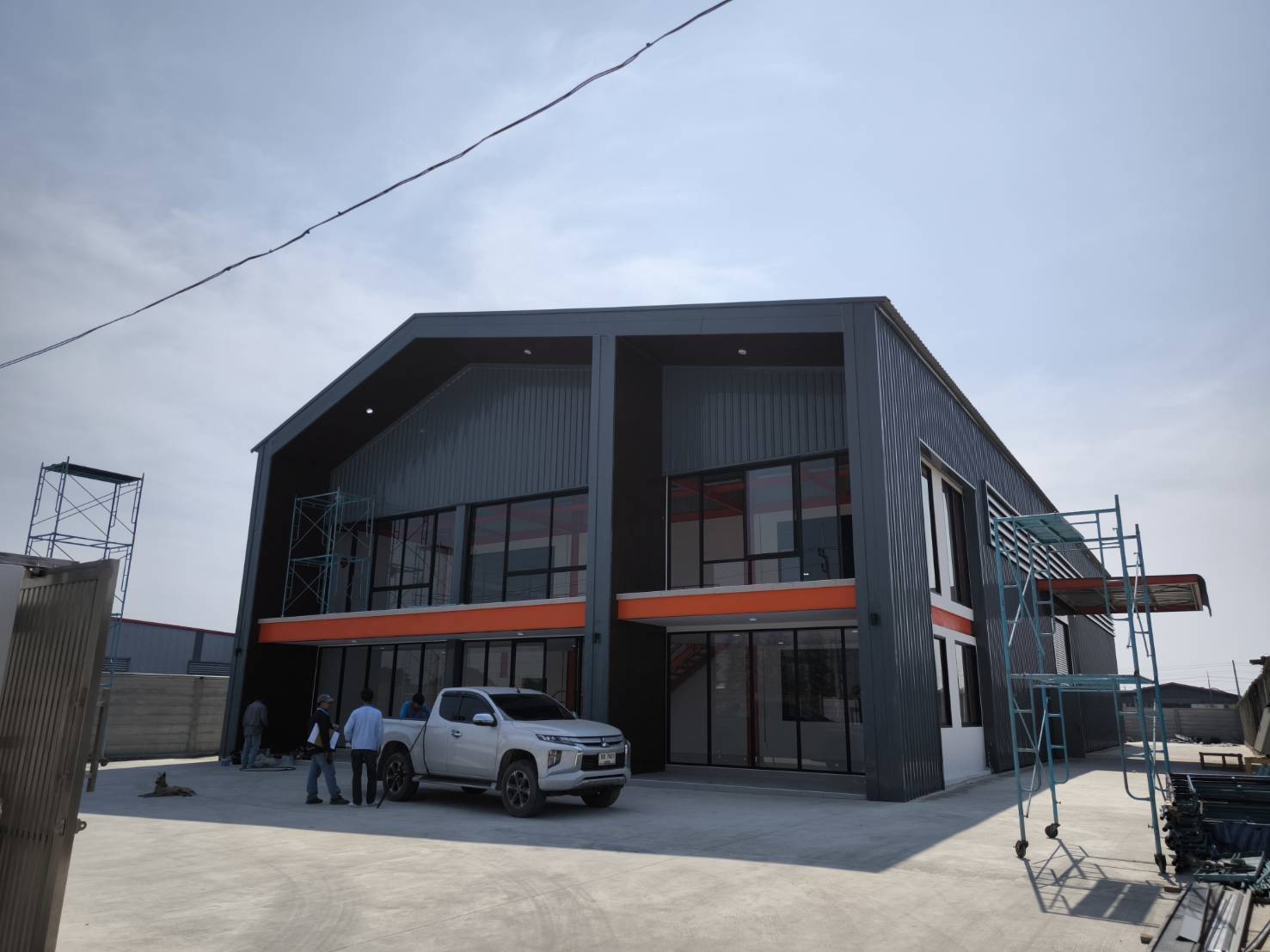 ภายในโรงงานสำเร็จรูปโครงสร้างเหล็ก PEB พื้นที่โล่งกว้าง